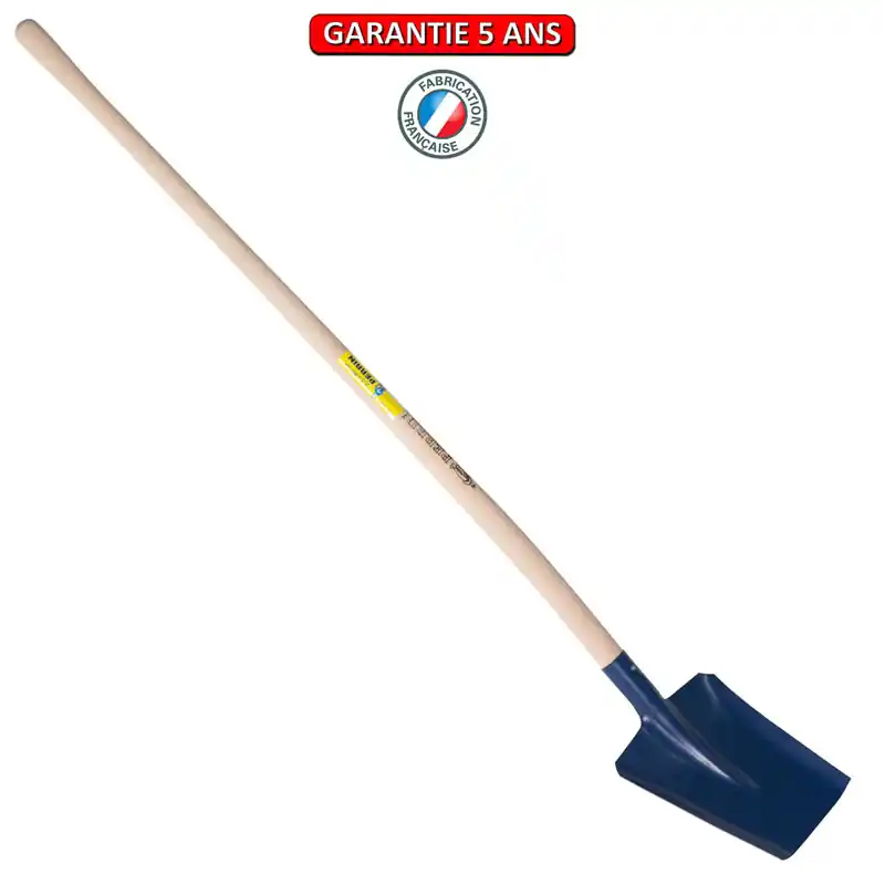 Pelle béarnaise, à douille. Emmanché cintré 135