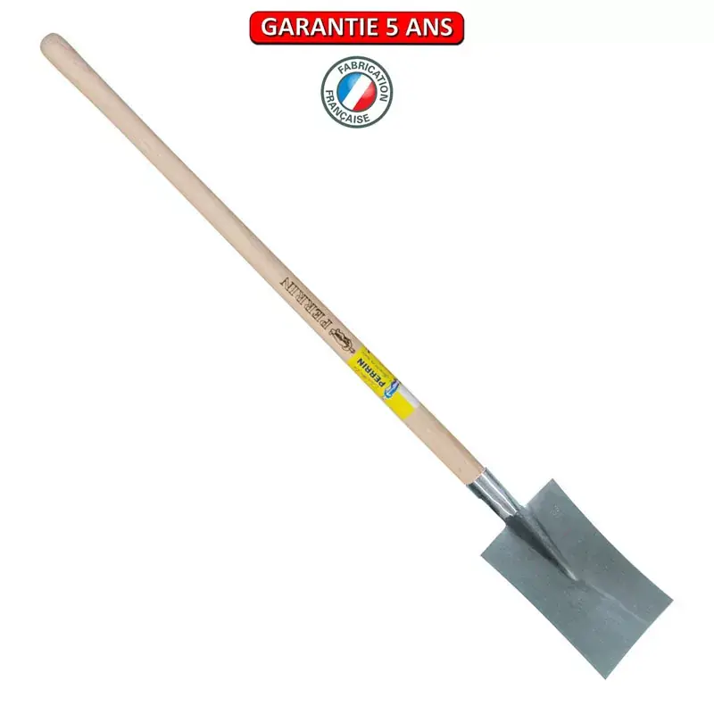 Louchet de Mâcon. Emmanché béquille tournée 80. Longueur du fer 34 cm.