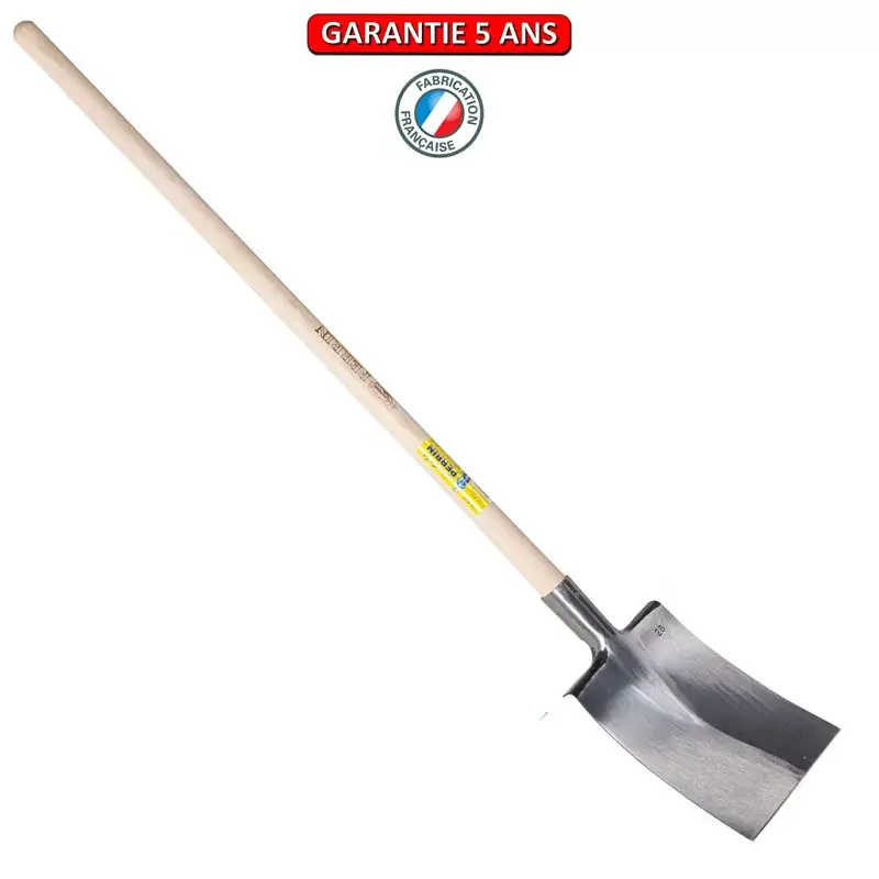 Bêche Nantes 28 cm. Emmanché pomme 110. Finition polie devant.