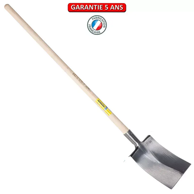 Bêche Nantes 30 cm.. Emmanché pomme 110. Finition polie devant.