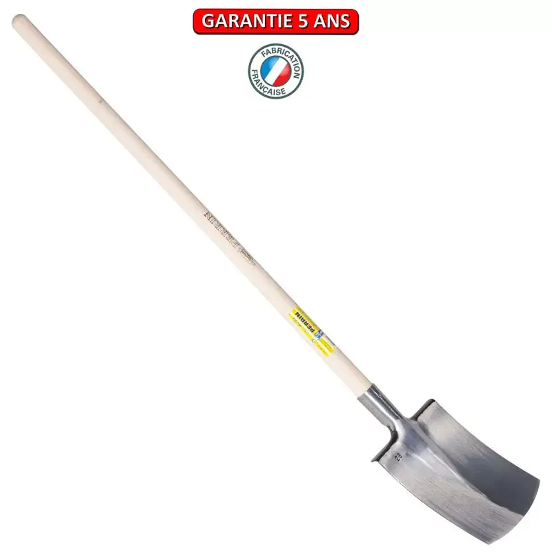 Bêche Bretagne 32 cm. Emmanché pomme 110. Finition polie devant.