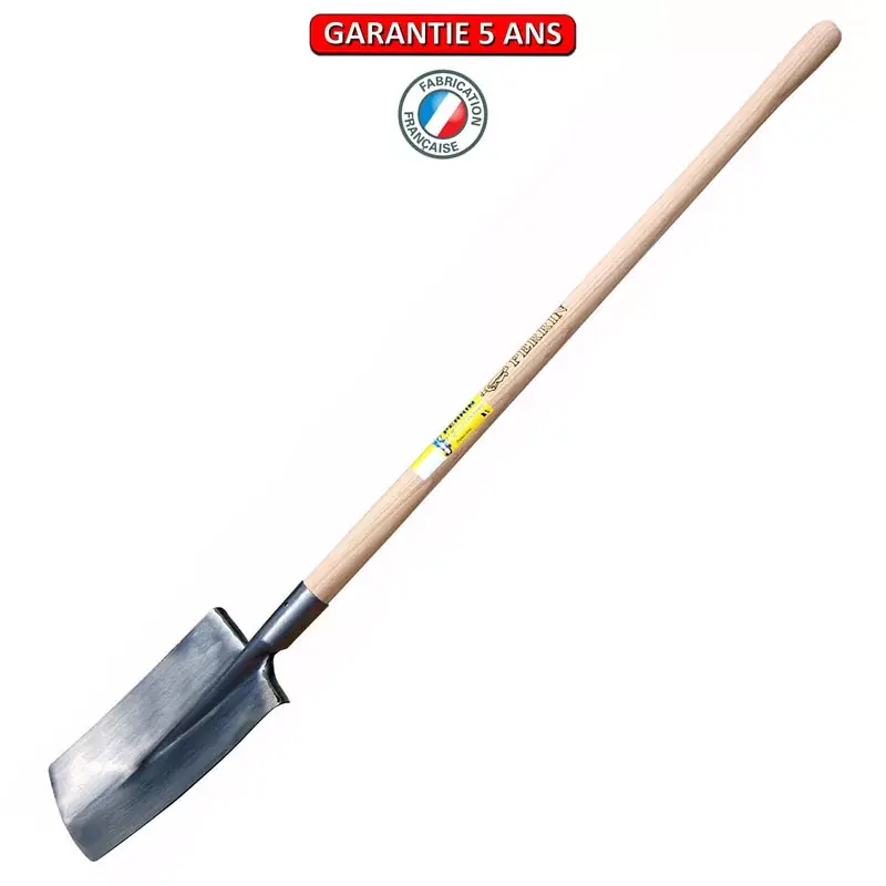 Bêche standard, polie devant, 28 cm. Emmanché pomme 105.