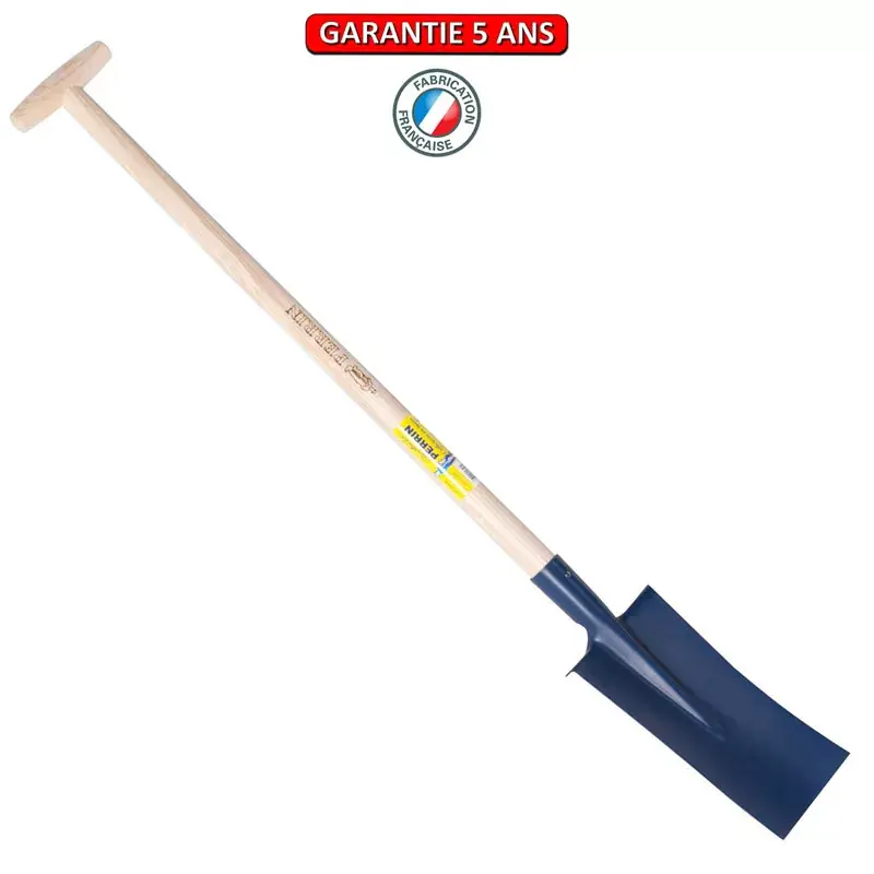 Bêche Nord, à rebord. Emmanché béquille tournée 95. Longueur du fer 28 cm.