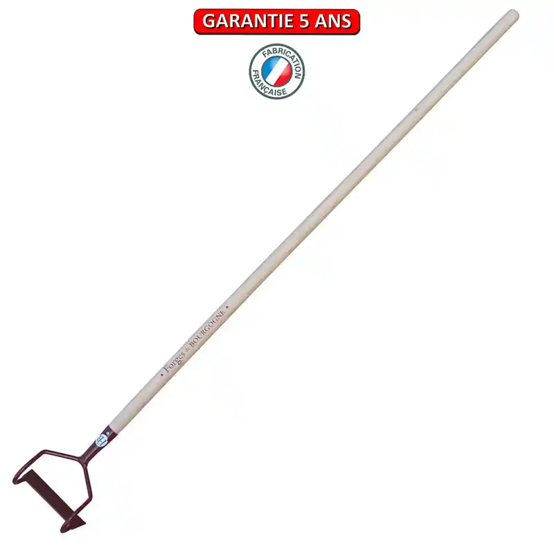 Ratissoire à tirer. Emmanché droit 130. Largeur de 16 cm.