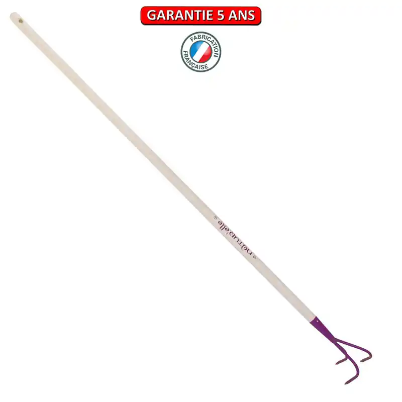 Griffe piocheuse forgée. Emmanché 130 PEFC. Couleur framboisine.