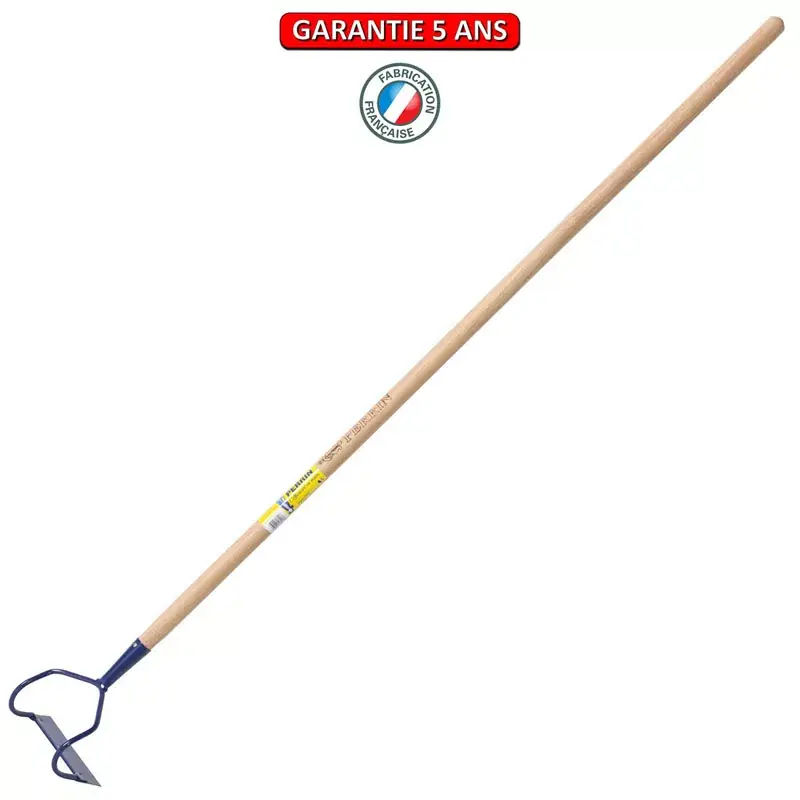 Ratissoire à tirer avec lame en acier 16 cm. Emmanché droit 130cm.