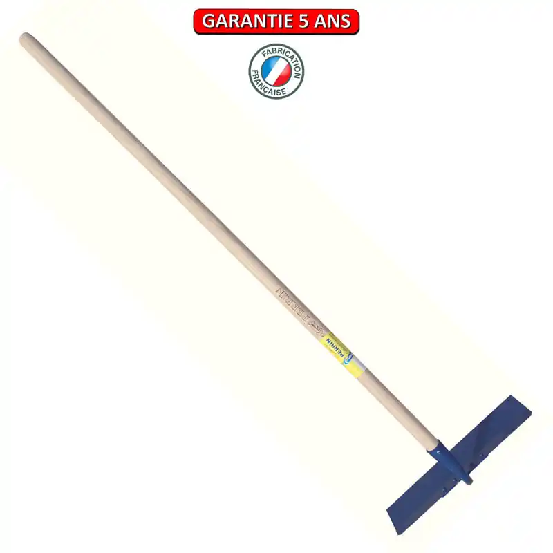 Racloir cantonnier avec douille forgée. La largeur du fer est de 40 cm.